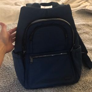 Lug book bag